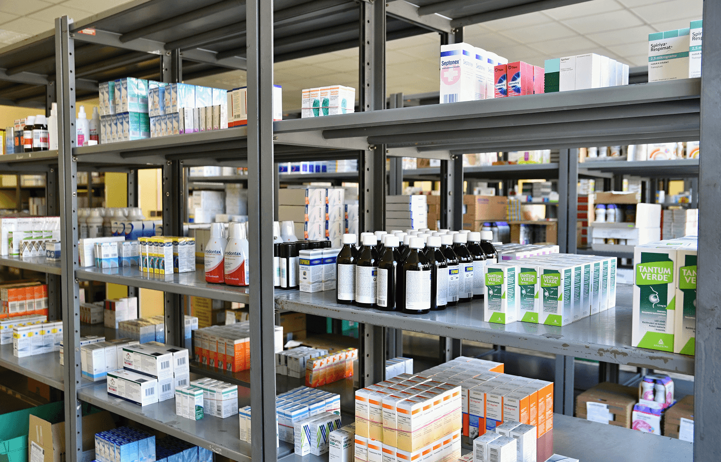Pharmacies & Drug Stores